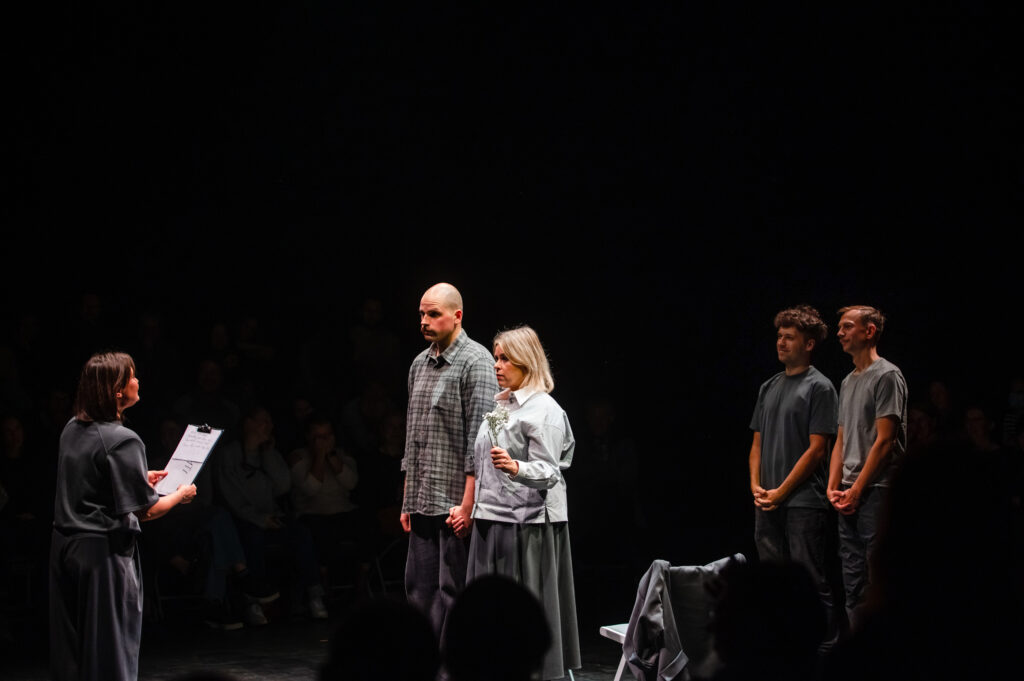 Spektaklis „Spektras“ atvyksta į Šiaulius